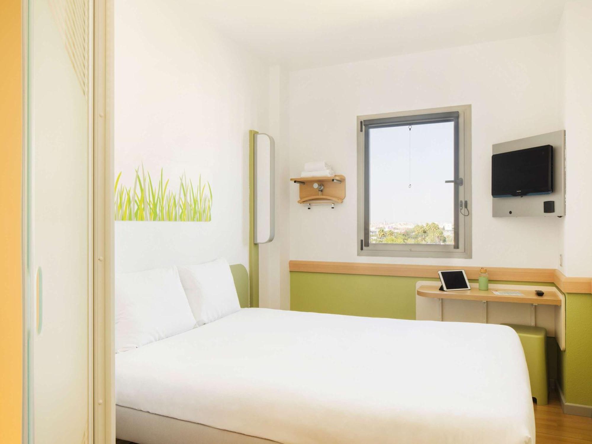 Ibis Budget Sevilla Aeropuerto מראה חיצוני תמונה