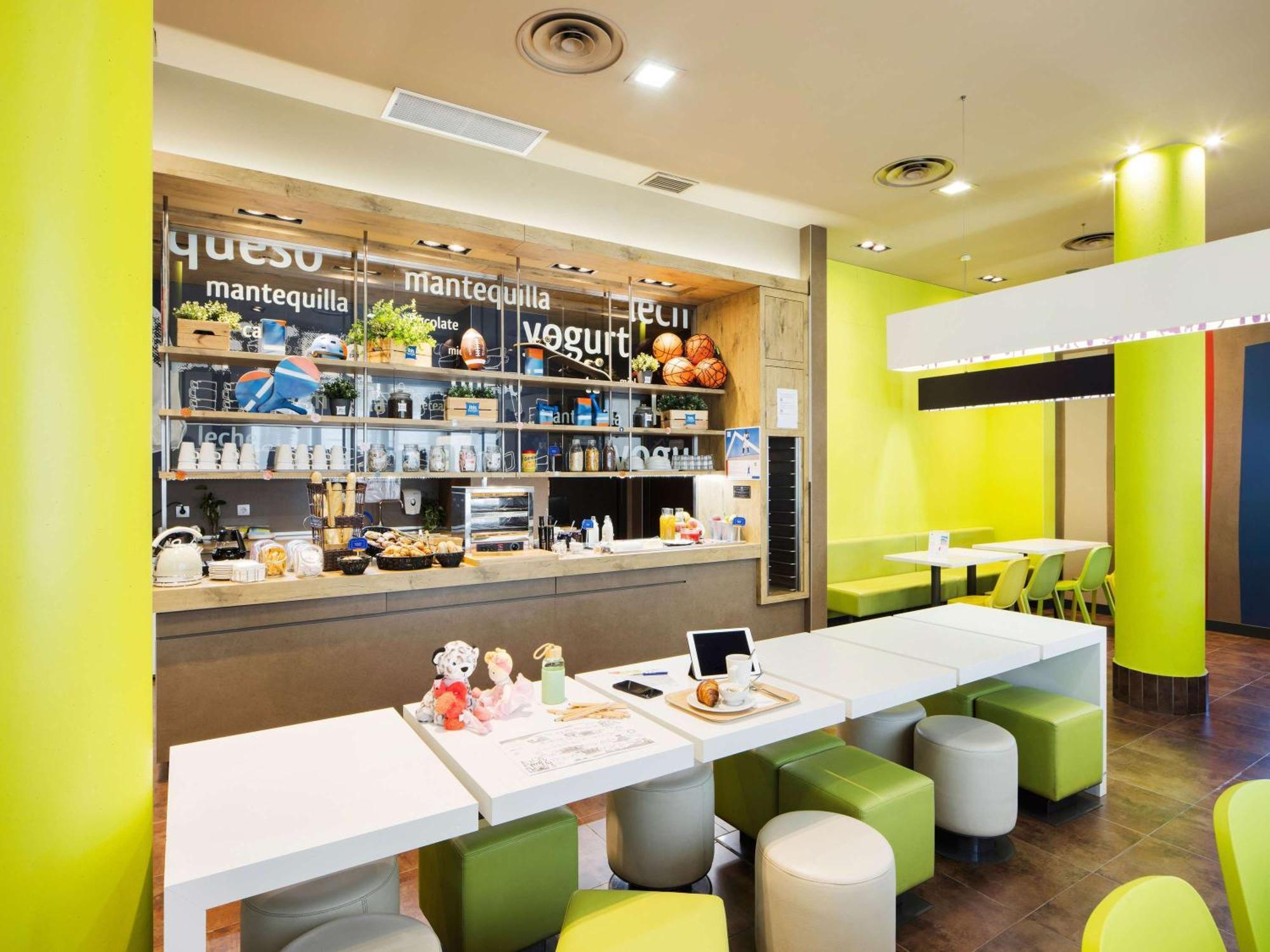 Ibis Budget Sevilla Aeropuerto מראה חיצוני תמונה