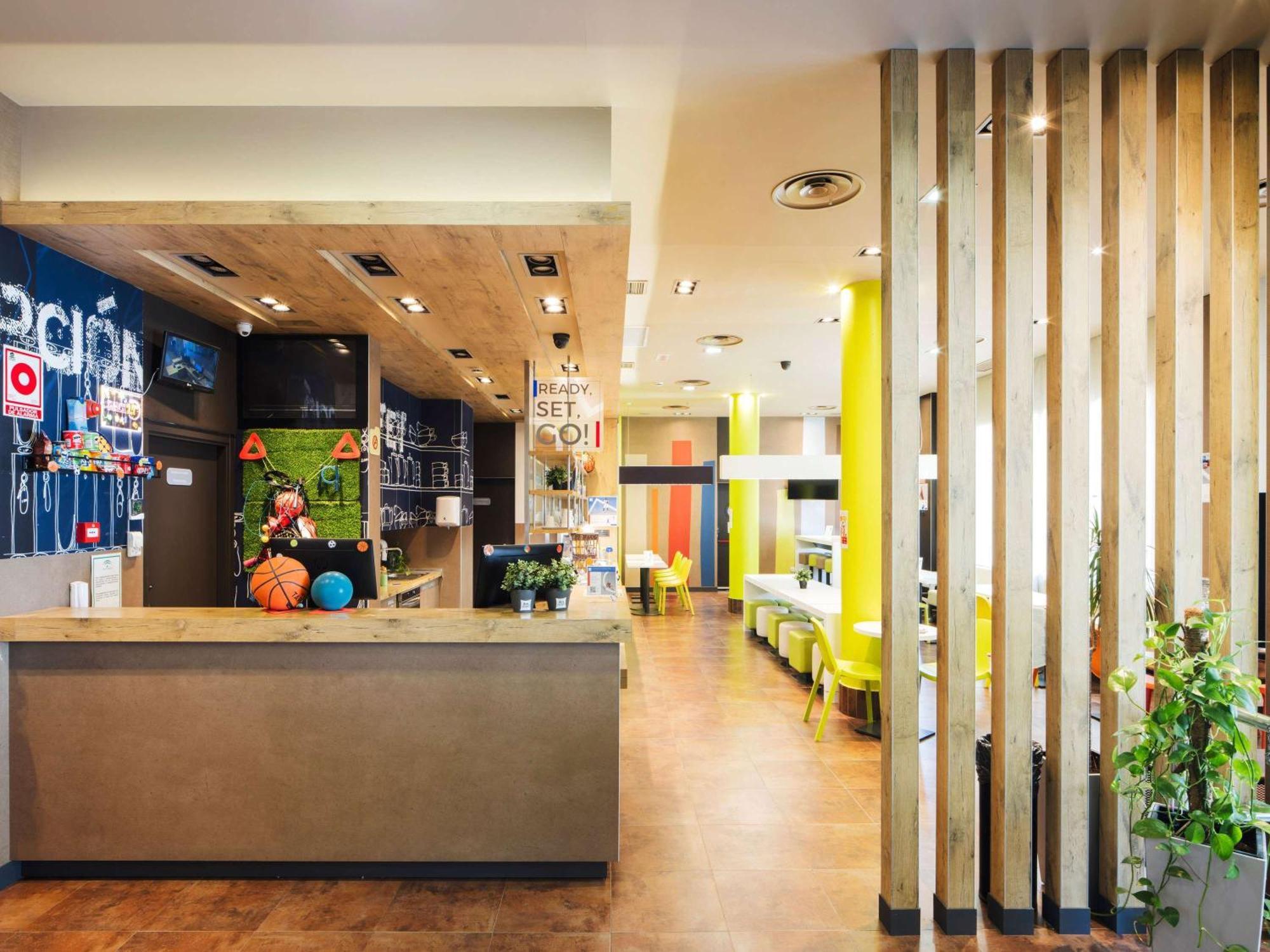 Ibis Budget Sevilla Aeropuerto מראה חיצוני תמונה